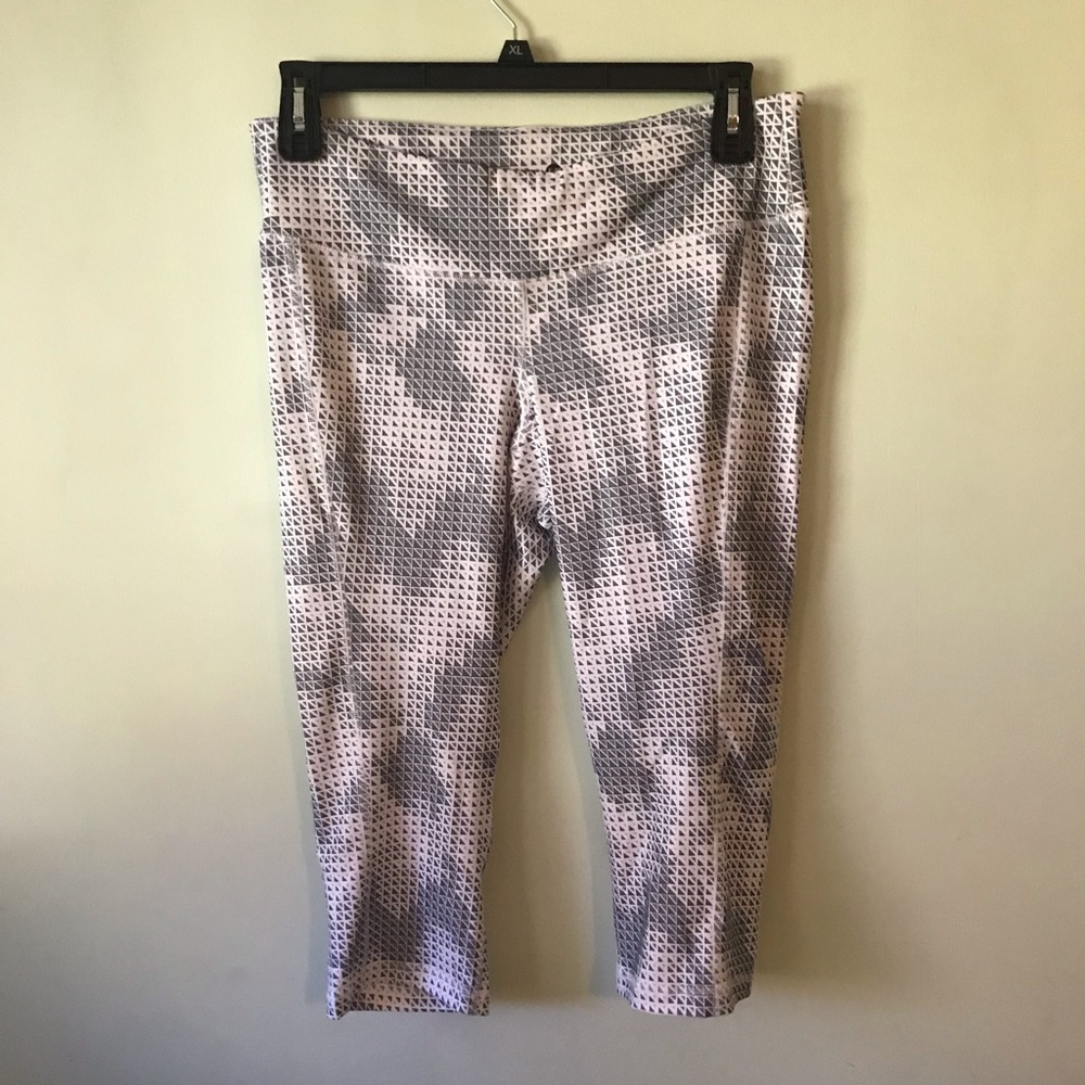 Old Navy Active petite Capri leggings yoga pants